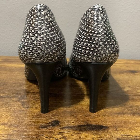 Alex Marie Black and White Snake Print Stiletto Heels Size 8 - Picture 4 of 7